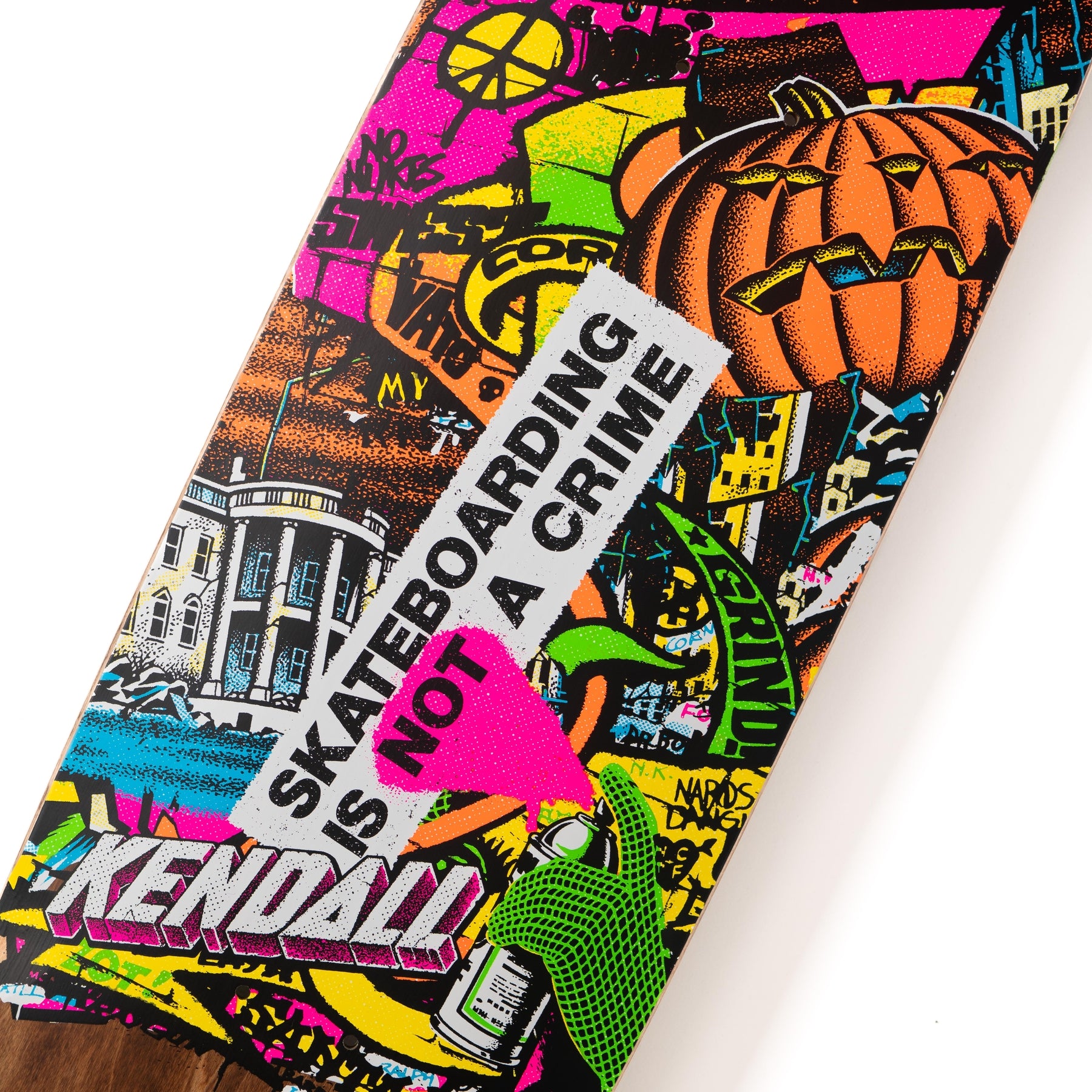 SANTA CRUZ - Kendall Street Art Collage Egg VX - 9.0