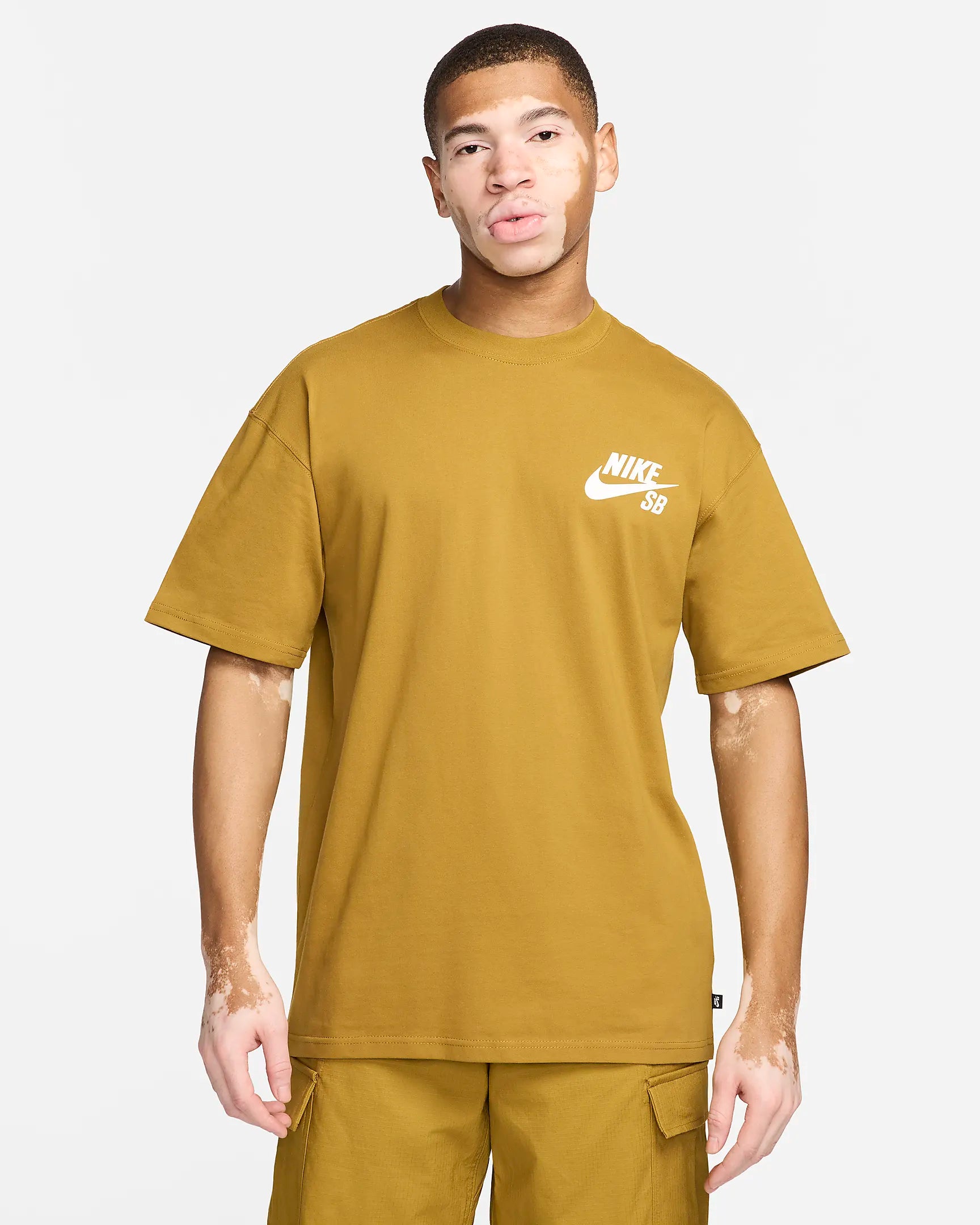NIKE SB - Logo Tee Bronzine