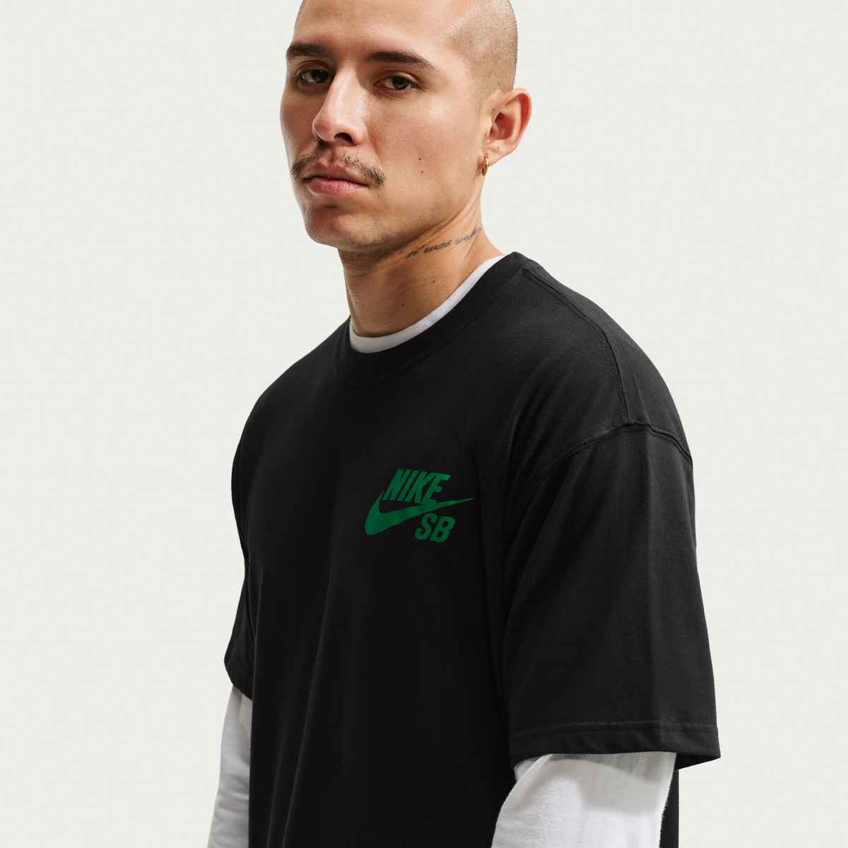 NIKE SB - Logo Tee Black/Green – Deli Skate Supply