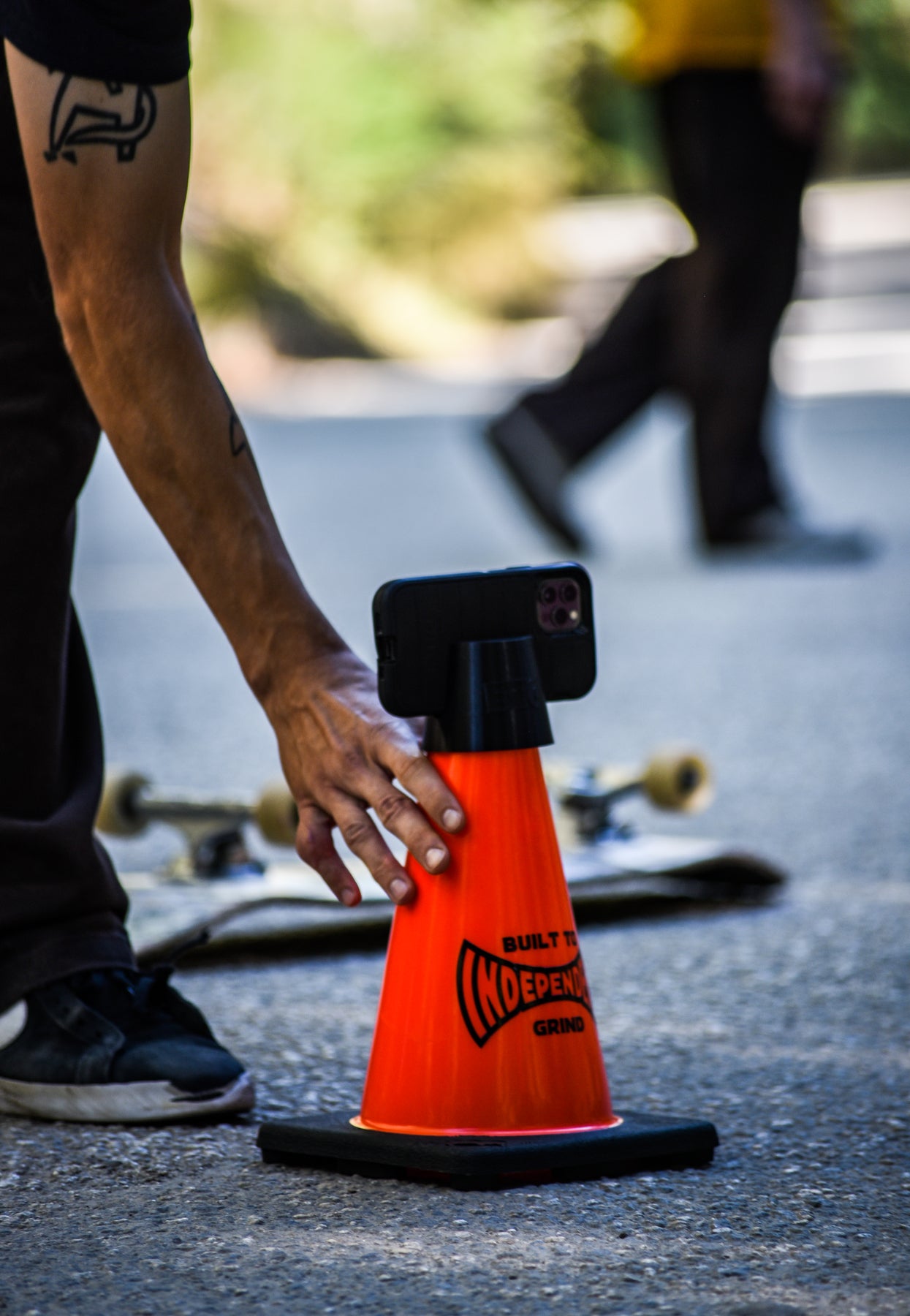 INDEPENDENT - Built To Grind Phone Cone