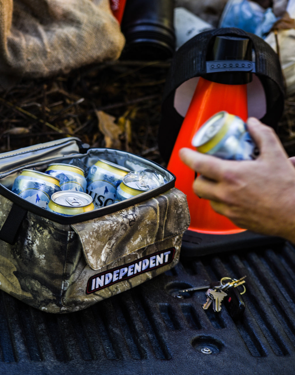 INDEPENDENT - Bar Logo Cooler Realtree APX
