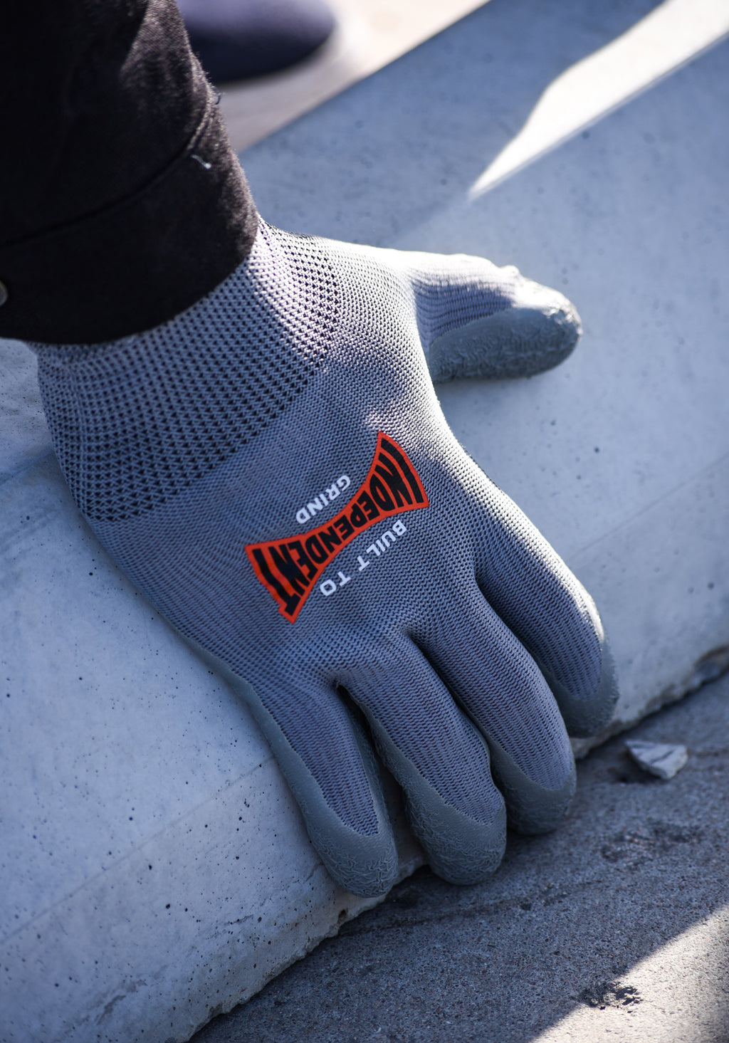 INDEPENDENT - Built To Grind Gloves Grey