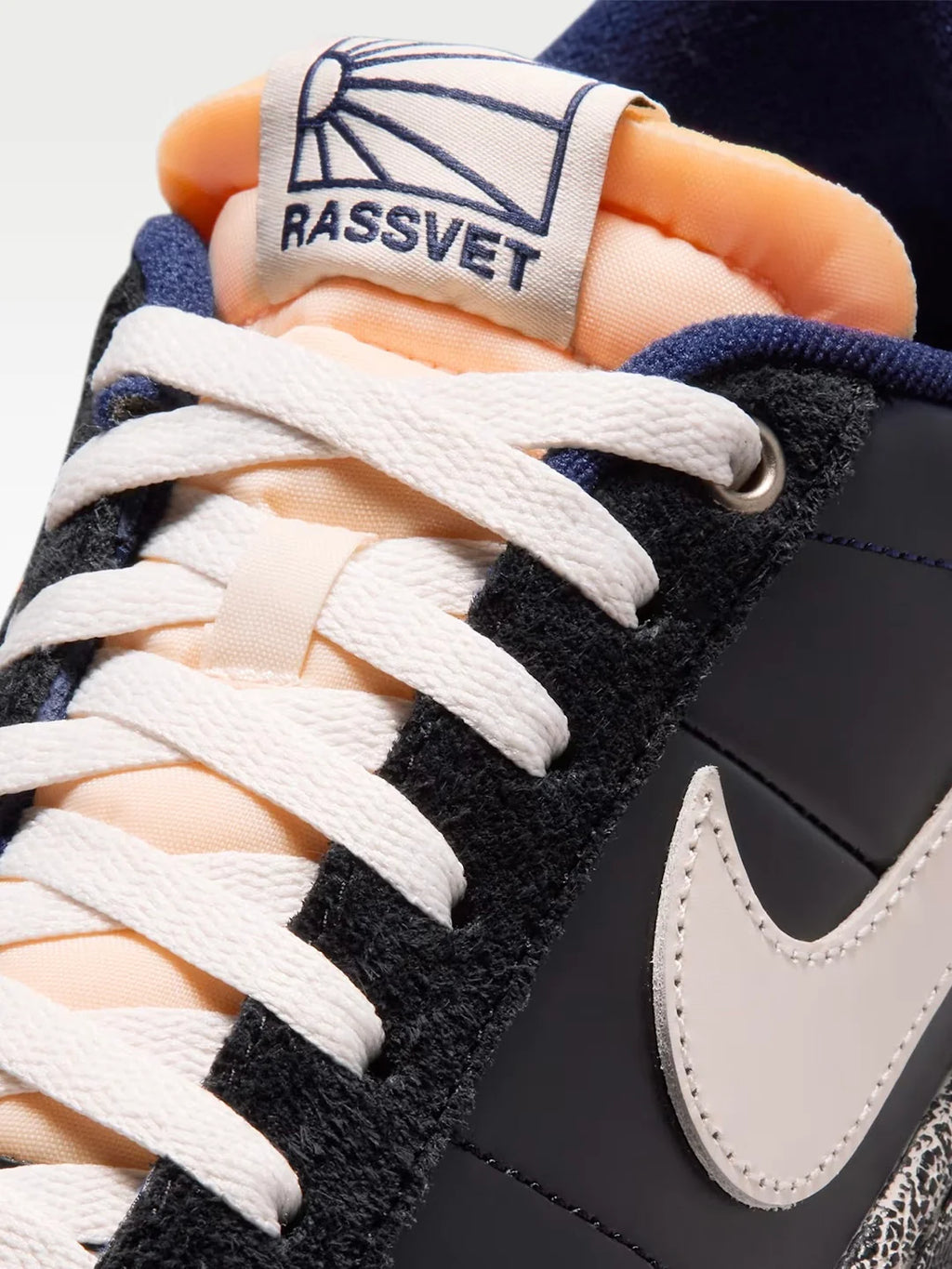 NIKE SB - Tennis Classic QS Rassvet Blue Void/Blue Void-Sail