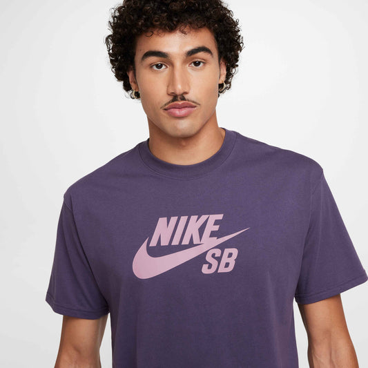 NIKE SB - Big Logo Tee Dark Raisin