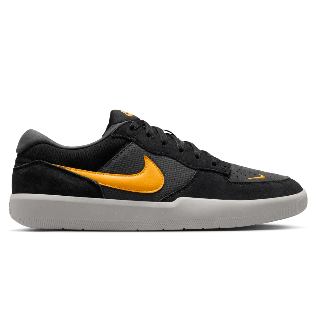 NIKE SB - Force 58 Black/University Gold