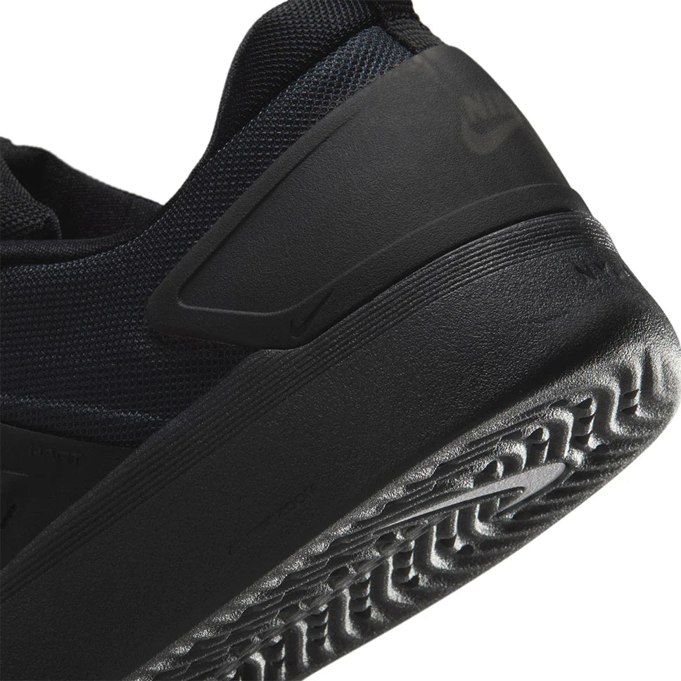 NIKE SB - Zoom Nyjah 4 Black/White