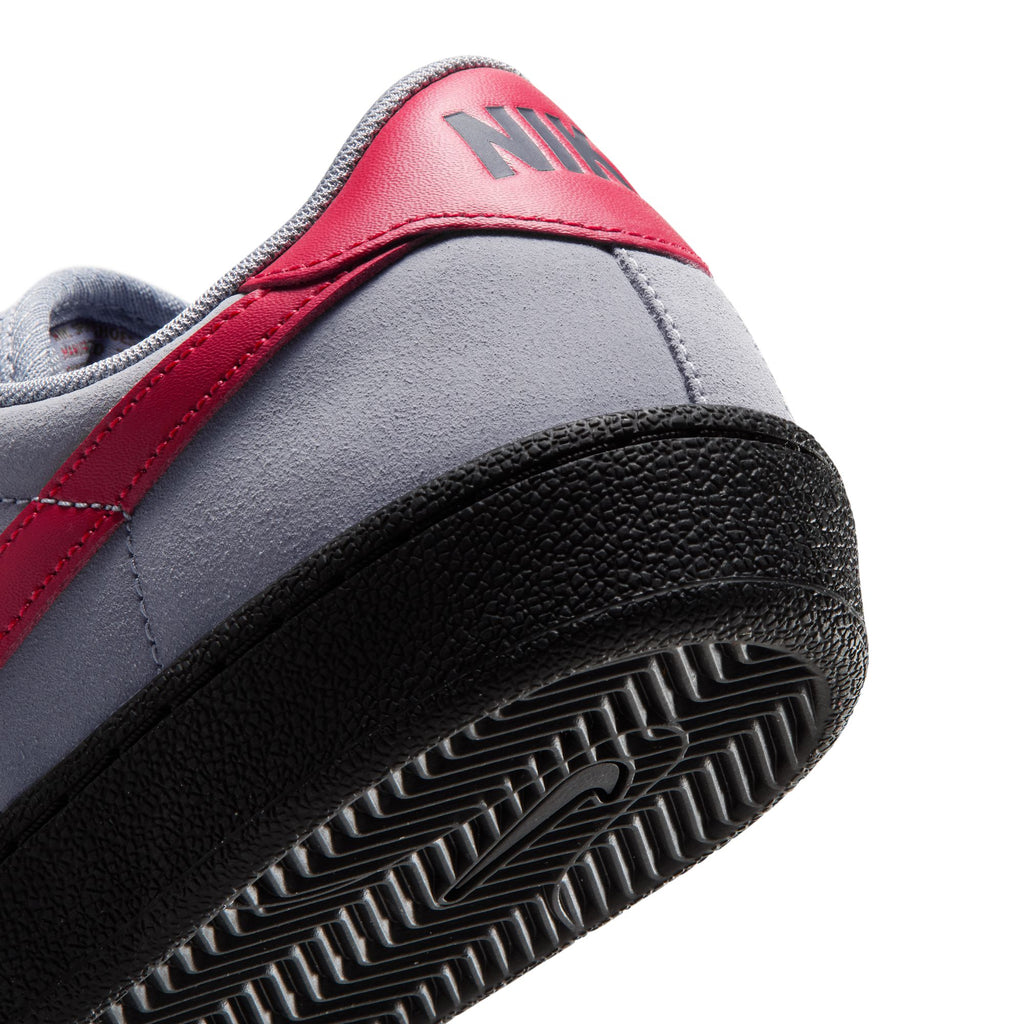 NIKE SB - Tennis Classic Stealth/Gym Red