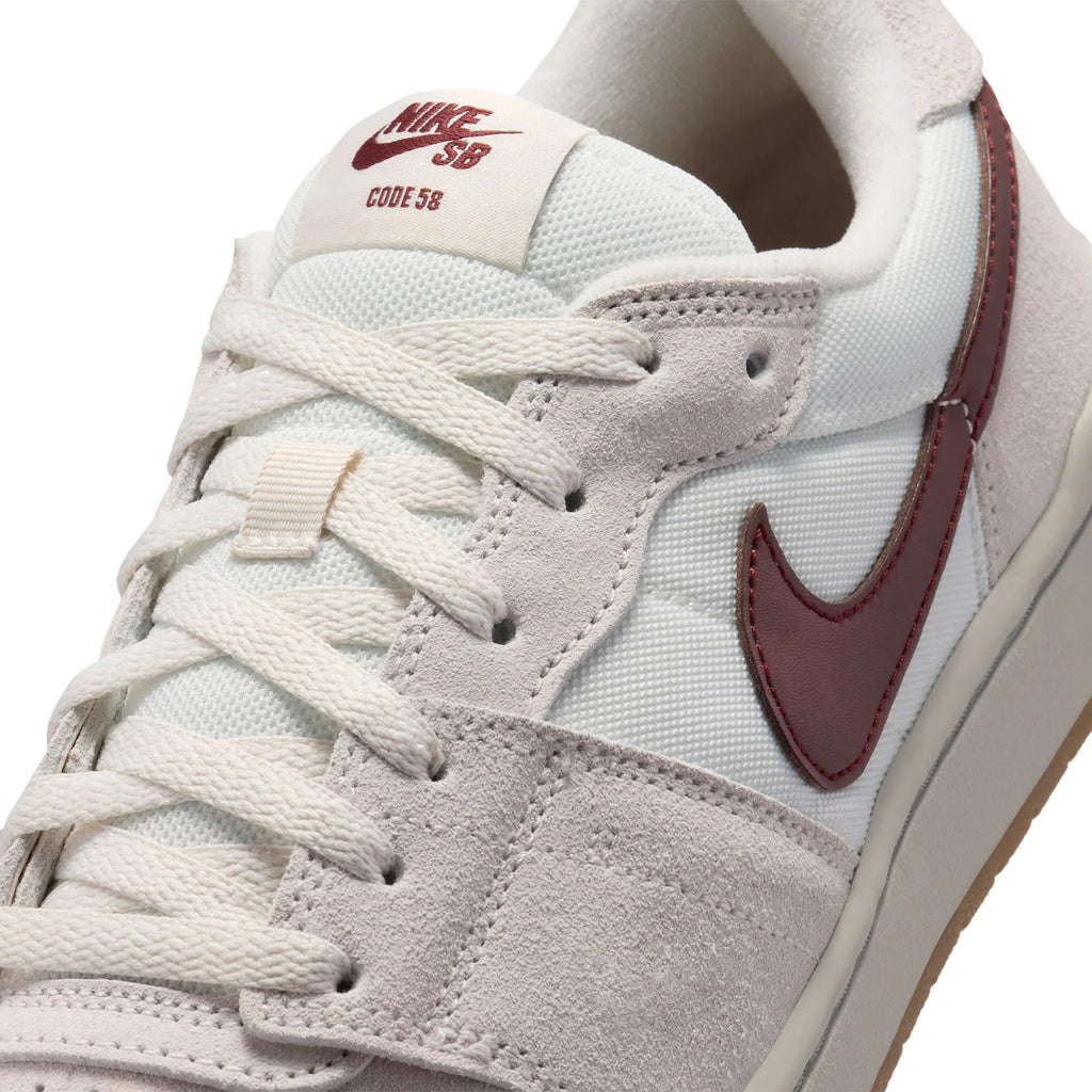 NIKE SB - Code 58 Summit White/Mystic Dates