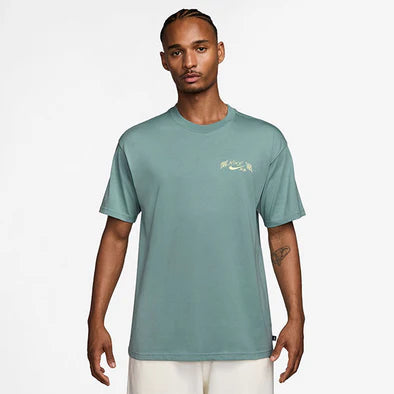 NIKE SB - M90 OC SKATE Vase Tee Cannon